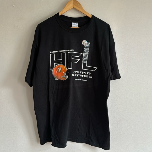 Vintage Hooters Football T-Shirt / XL / 2006 / New - Picture 2 of 8